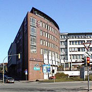 Moderner Zweckbau in der Feldstadt von Schwerin